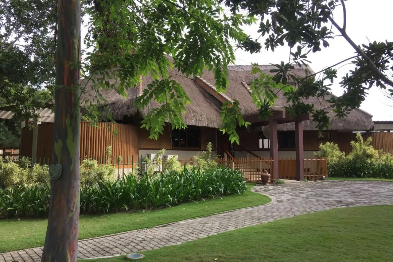 Eskaya Beach Resort and Spa — rooms and atmosphere