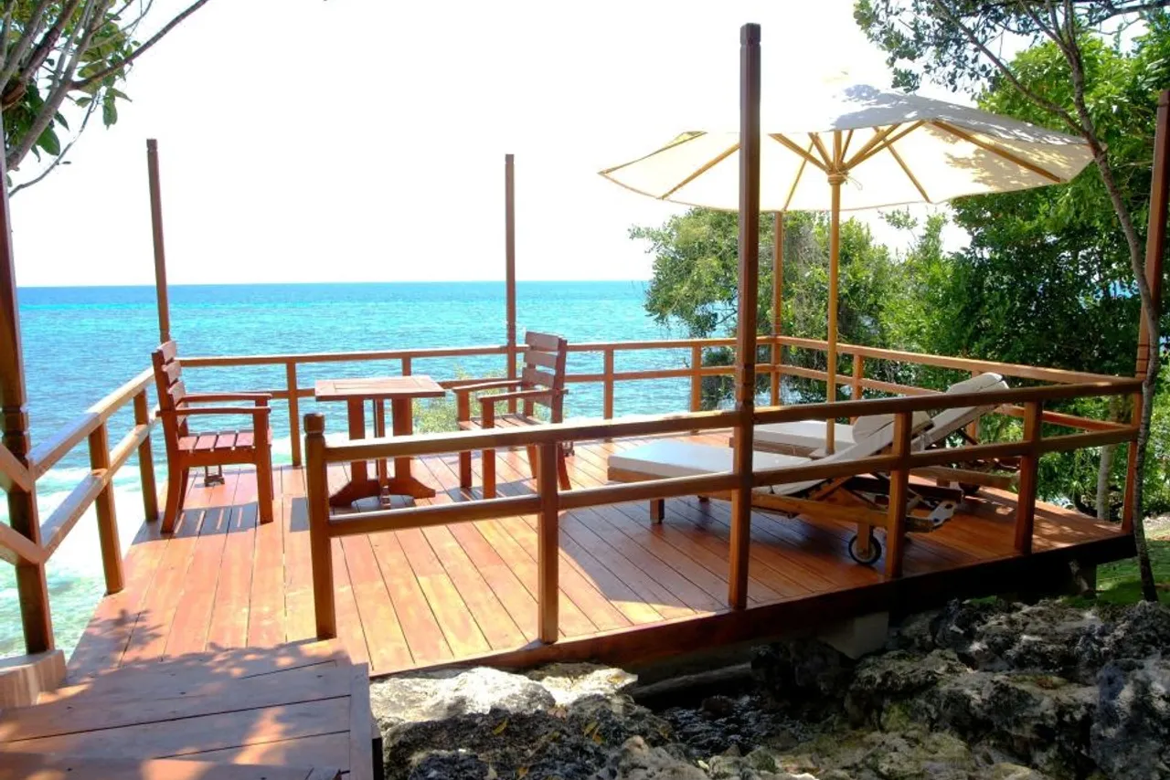 Eskaya Beach Resort and Spa — rooms and atmosphere