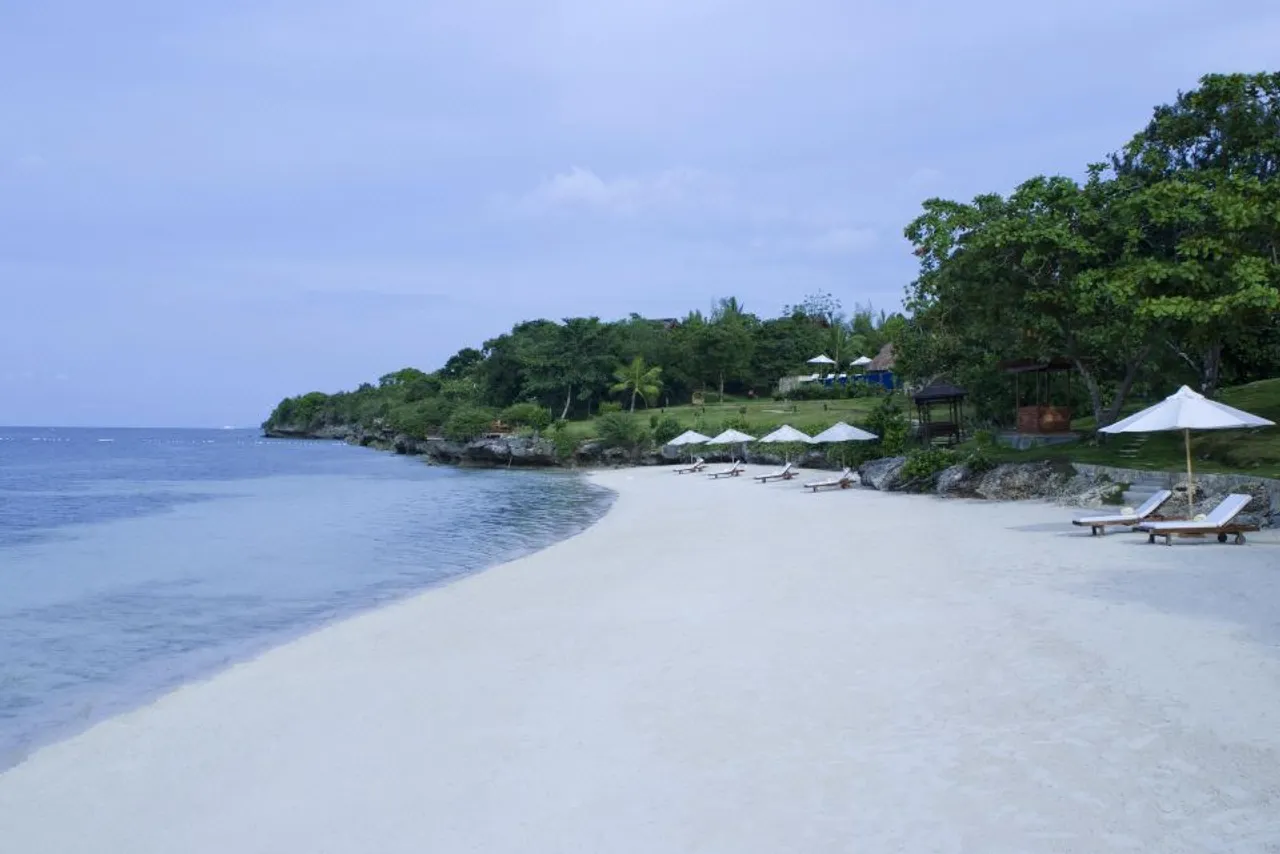 Eskaya Beach Resort and Spa — rooms and atmosphere