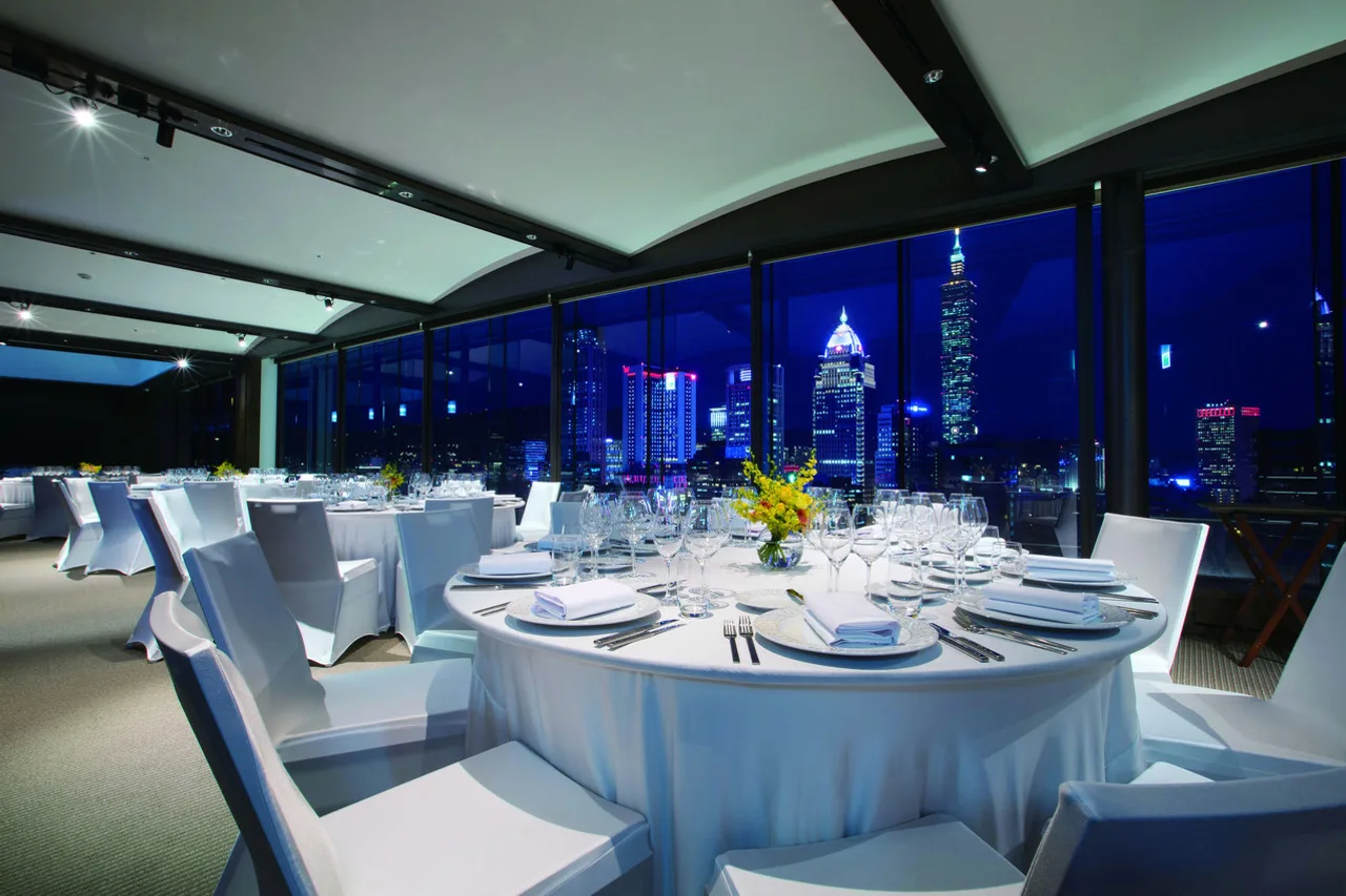 Eslite Hotel — ภาพห้องพักและบรรยากาศ