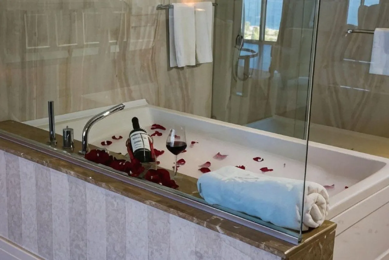 Euphoria Batumi Convention & Casino Hotel — rooms and atmosphere