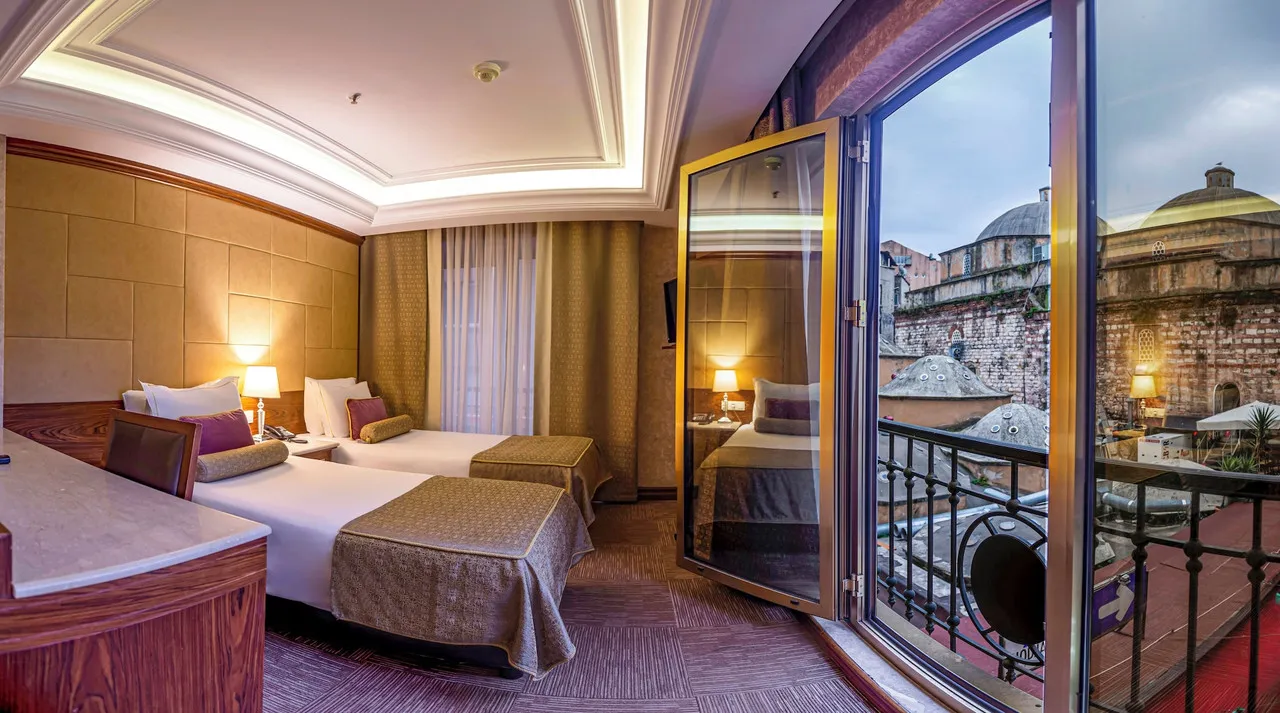 Eurostars Hotel Old City — rooms and atmosphere