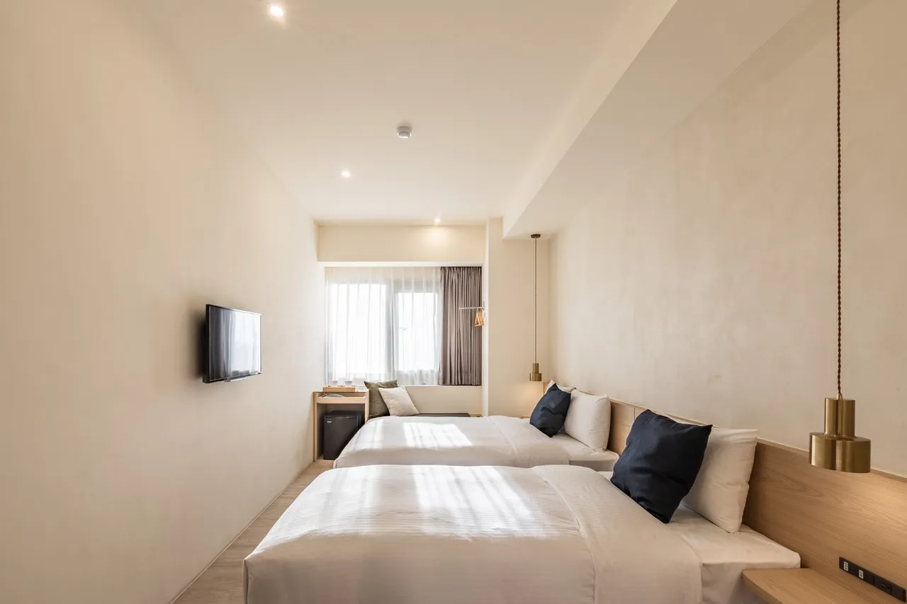 Ever Spring Hotel — rooms and atmosphere