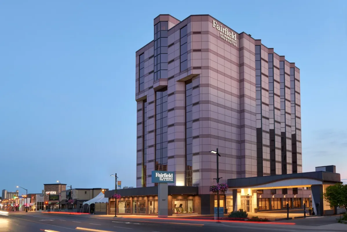 Fairfield by Marriott Niagara Falls, Canada — น้ำตกไนแอการา