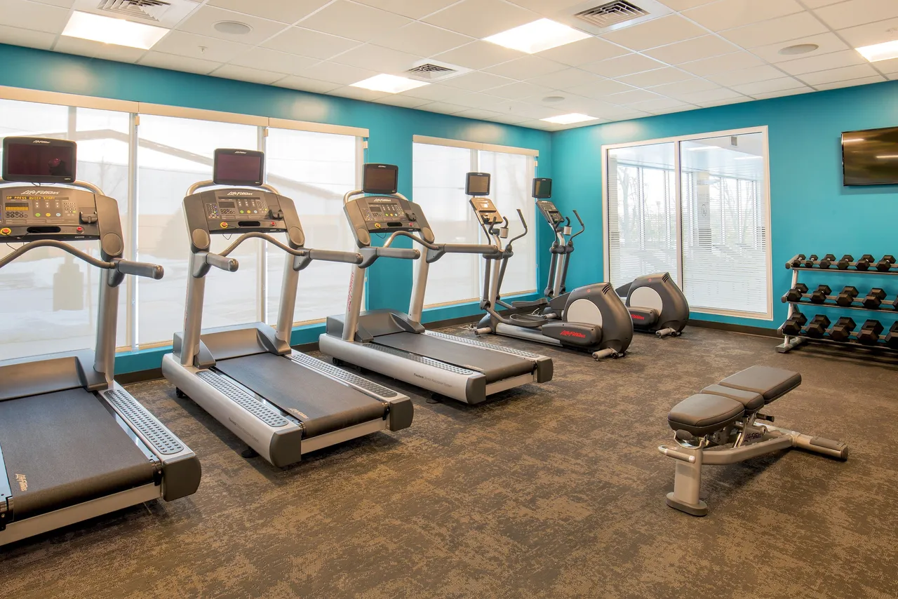 Fairfield Inn & Suites by Marriott Boston Walpole — rooms and atmosphere