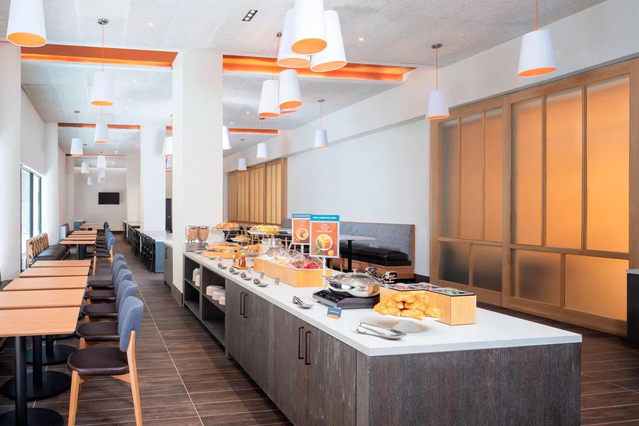 Fairfield Inn & Suites Marriott Manhattan/Times Square South — rooms and atmosphere