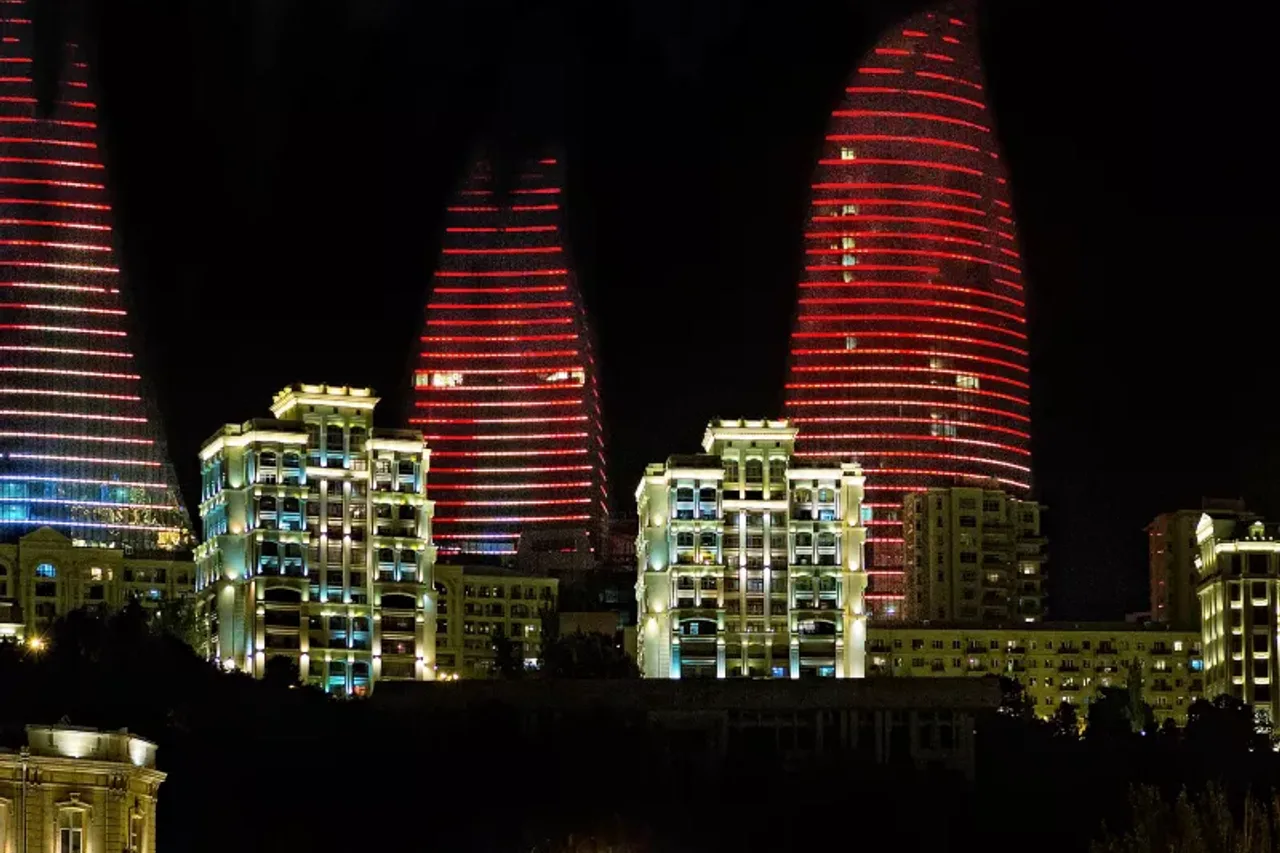 Fairmont Baku, Flame Towers — rooms and atmosphere