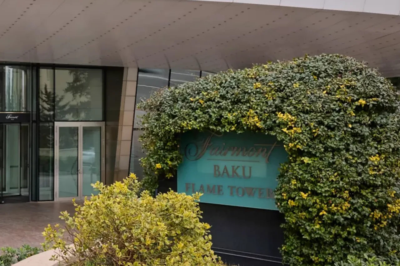 Fairmont Baku, Flame Towers — rooms and atmosphere