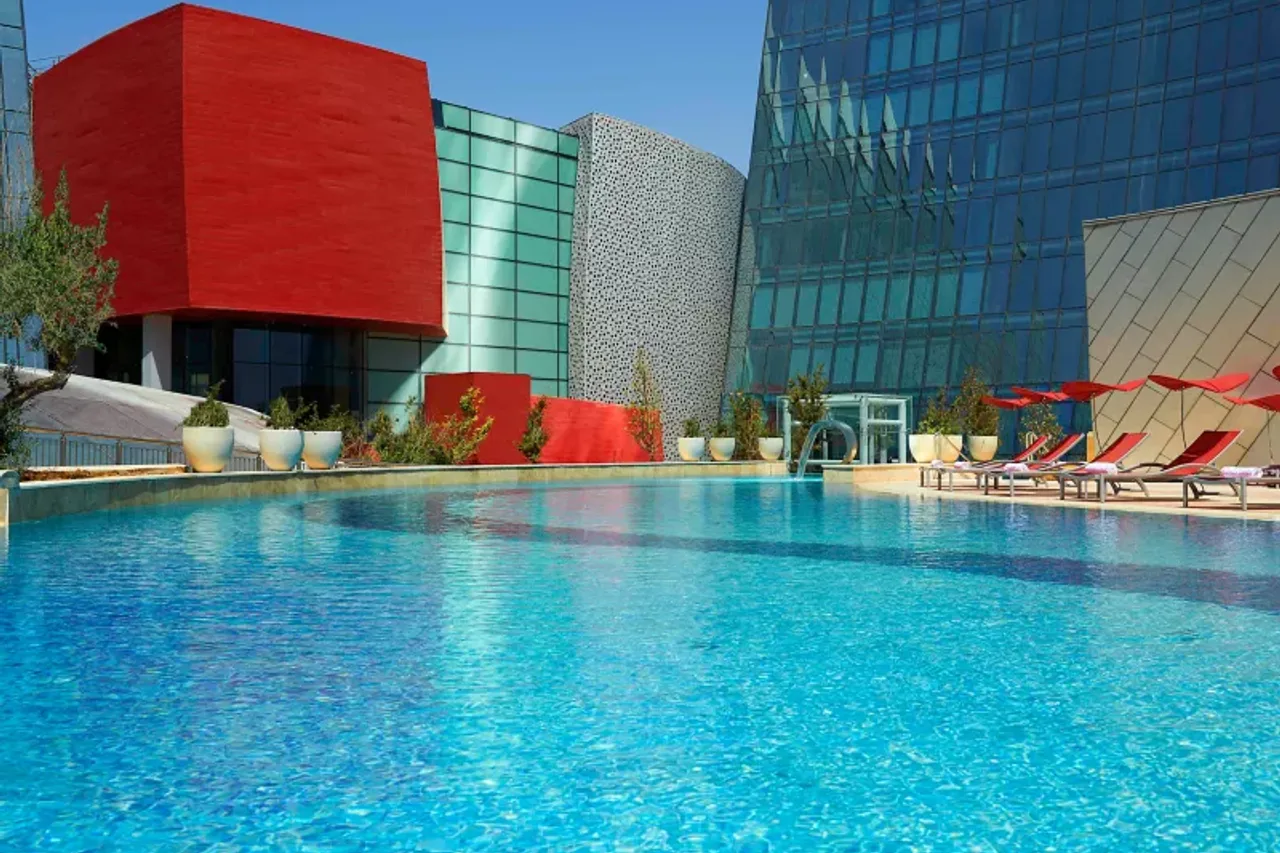 Fairmont Baku, Flame Towers — rooms and atmosphere