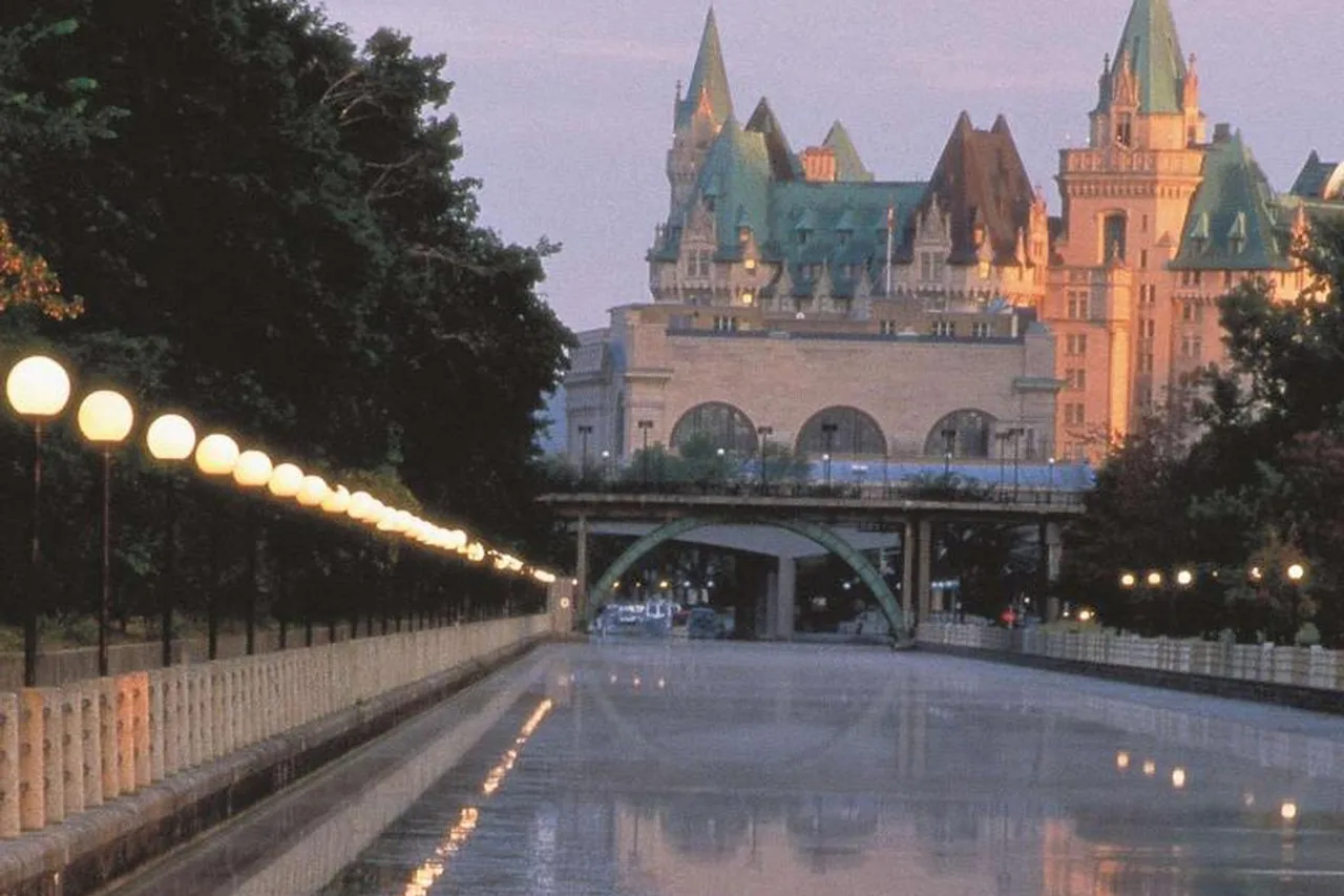 Fairmont Chateau Laurier — ภาพห้องพักและบรรยากาศ