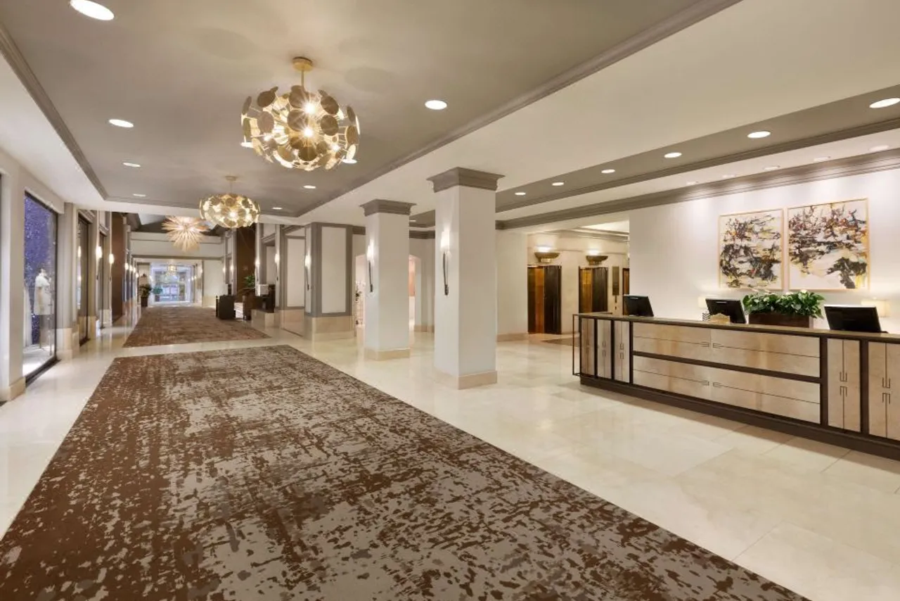 Fairmont Hotel Vancouver — rooms and atmosphere