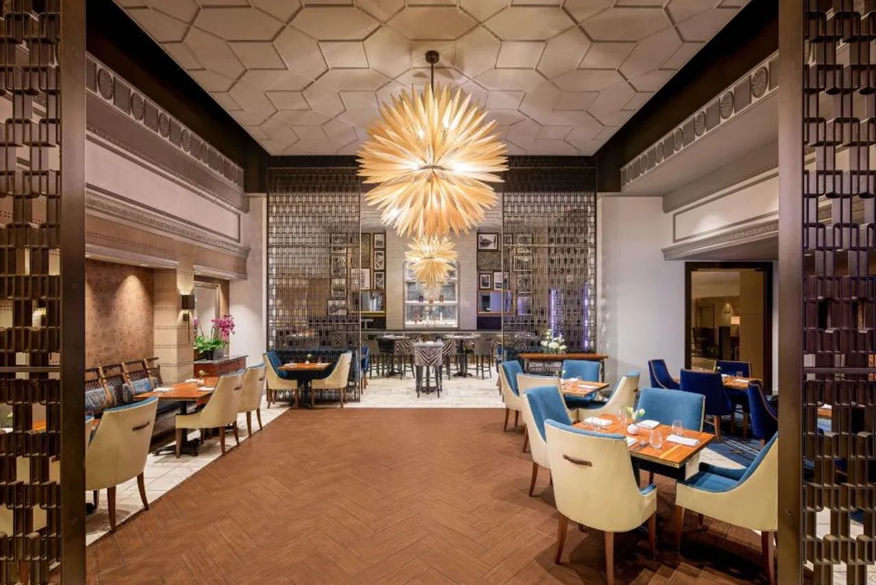 Fairmont Hotel Vancouver — rooms and atmosphere