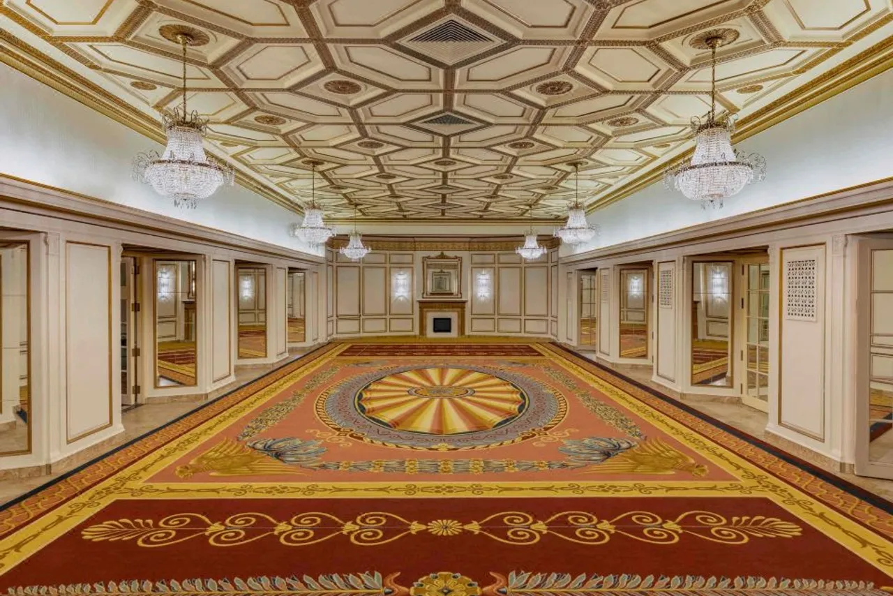 Fairmont Hotel Vancouver — rooms and atmosphere