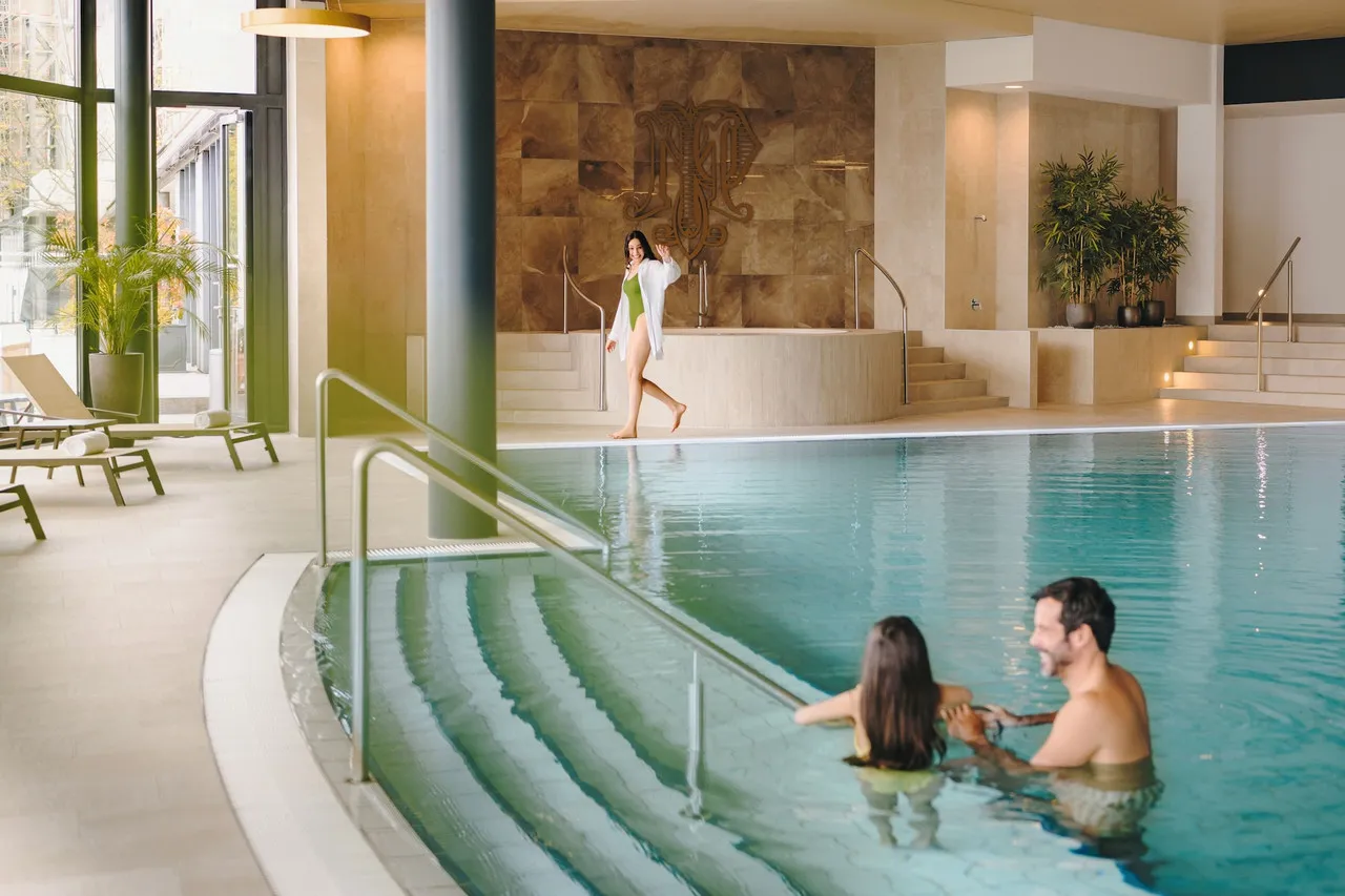 Fairmont Le Montreux Palace — ภาพห้องพักและบรรยากาศ