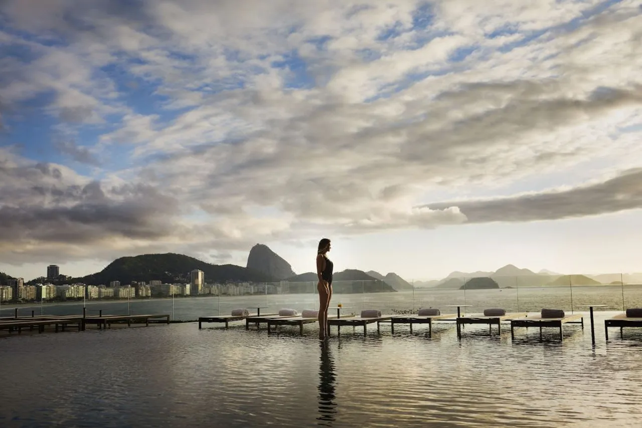 Fairmont Rio de Janeiro Copacabana — rooms and atmosphere