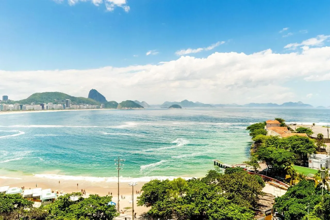 Fairmont Rio de Janeiro Copacabana — rooms and atmosphere
