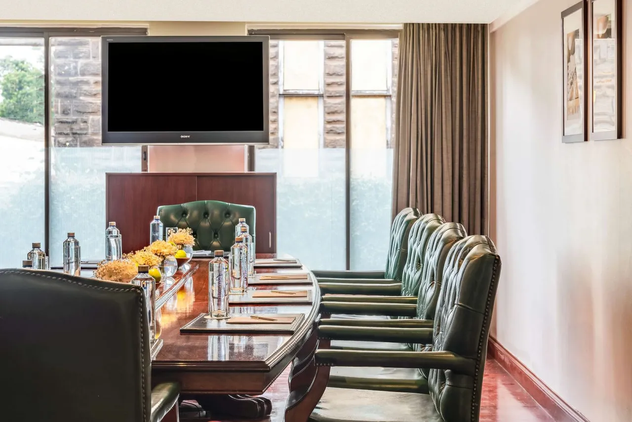 Fairmont The Norfolk — rooms and atmosphere