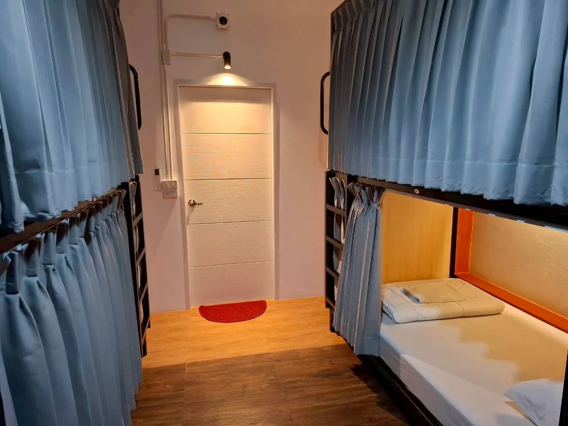 Female Hostel — Donmueang — rooms and atmosphere