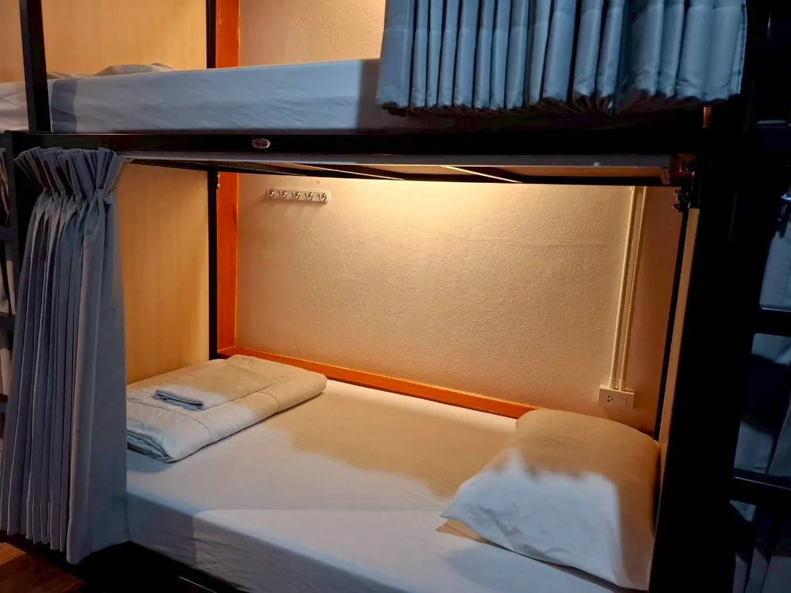Female Hostel — Donmueang — rooms and atmosphere