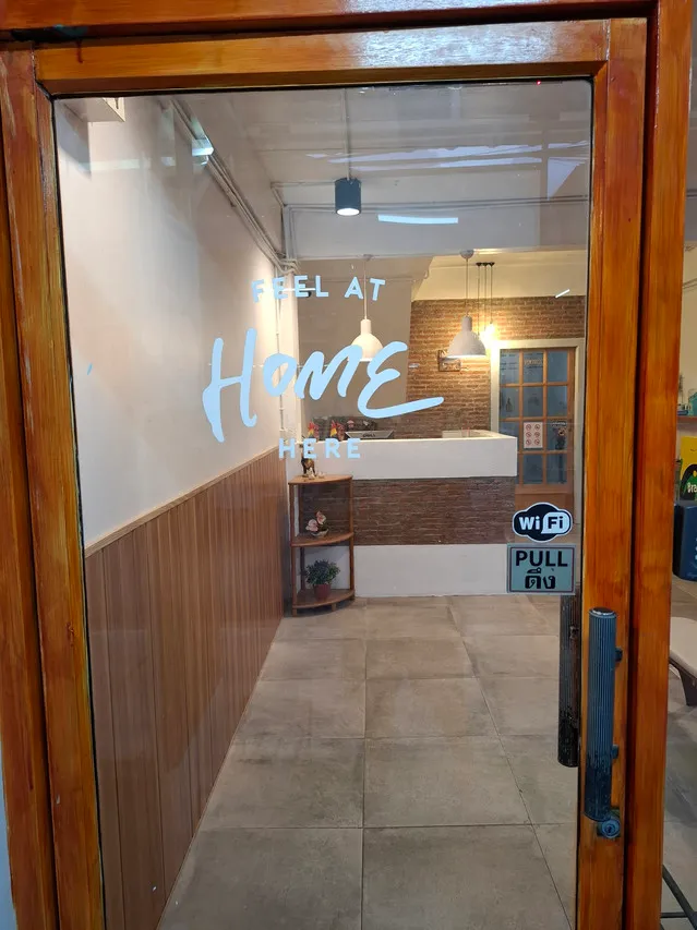 Female Hostel — Donmueang — rooms and atmosphere