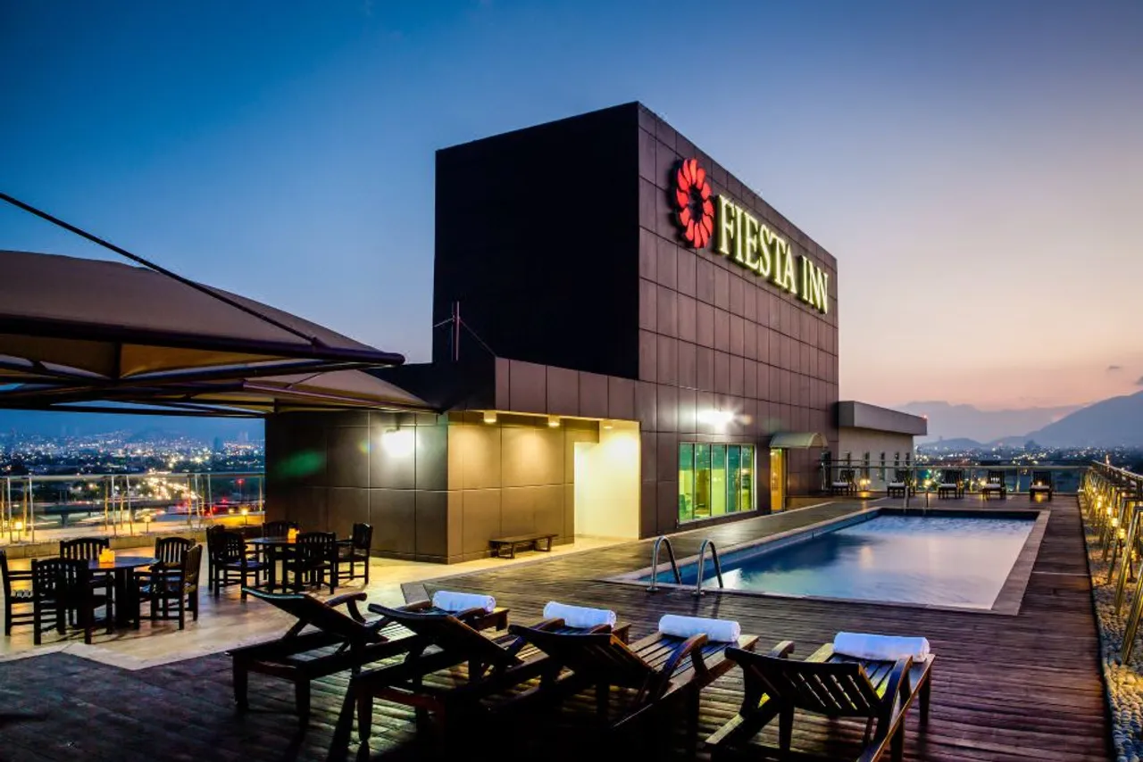 Fiesta Inn Monterrey Fundidora — rooms and atmosphere