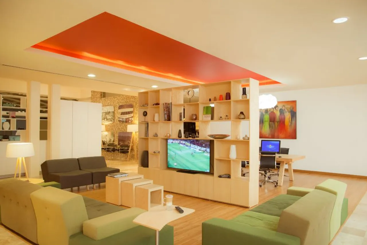Fiesta Inn Monterrey Fundidora — rooms and atmosphere