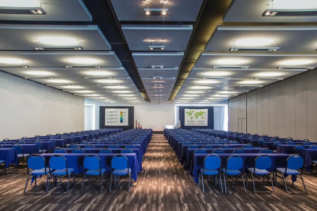 Fiesta Inn Monterrey Tecnologico — rooms and atmosphere
