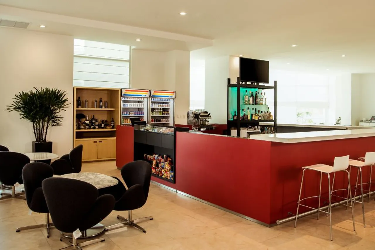 Fiesta Inn Periferico Sur — rooms and atmosphere