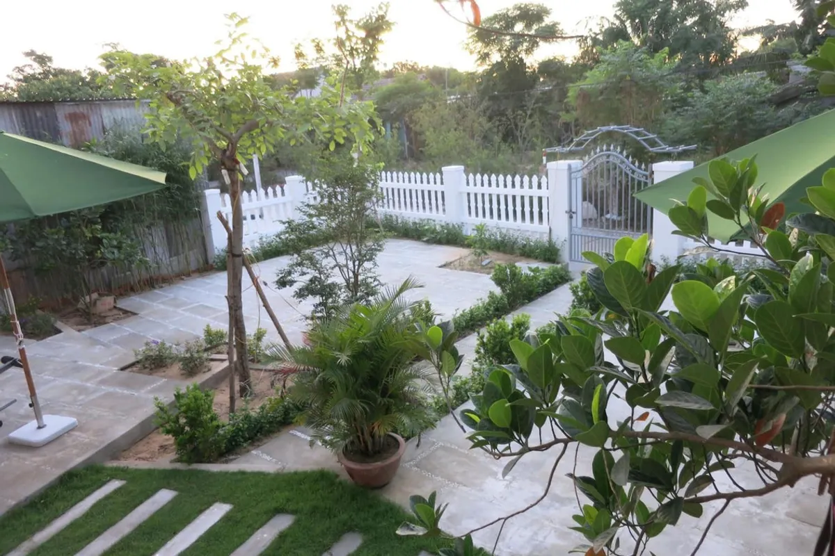 Flame Flowers Homestay Hoi An — rooms and atmosphere