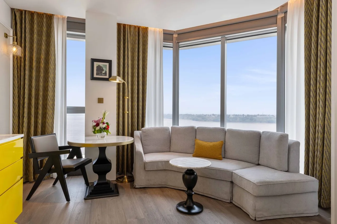 Fleuve Congo Hotel by Blazon Hotels — rooms and atmosphere