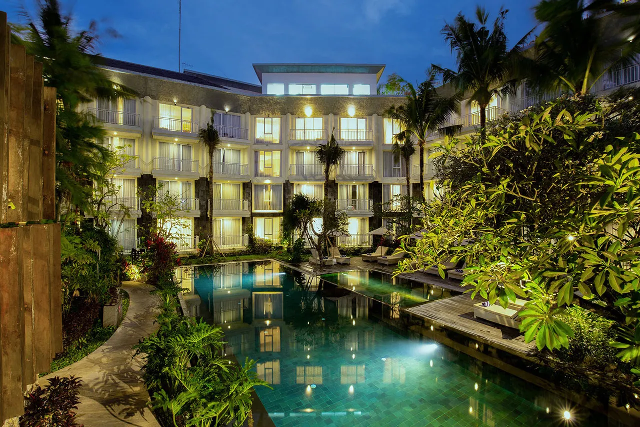 THE 1O1 Bali Fontana Seminyak — rooms and atmosphere