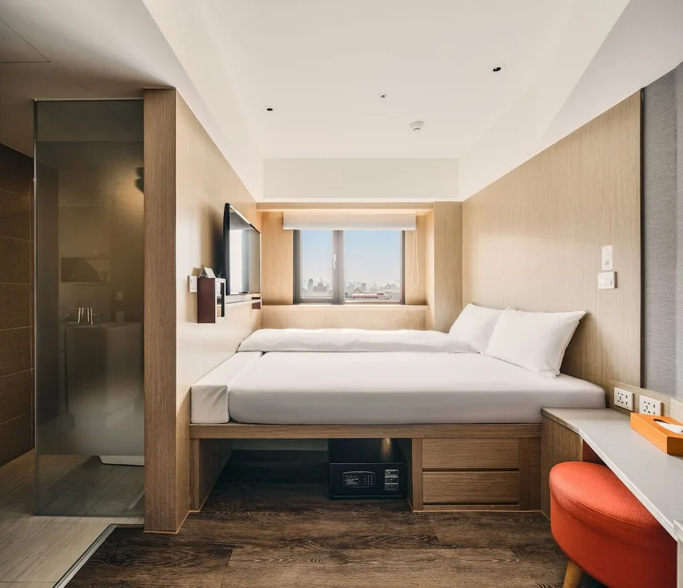 Orange Hotel - Ximen, Taipei — rooms and atmosphere
