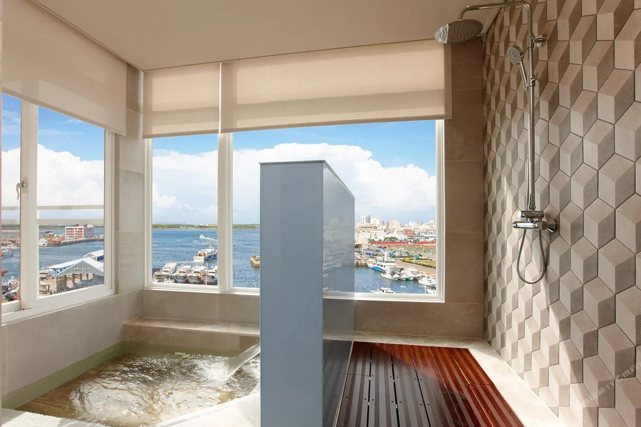 Four Points by Sheraton Penghu — rooms and atmosphere