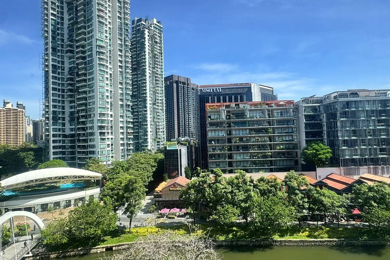 Four Points by Sheraton Singapore, Riverview — rooms and atmosphere