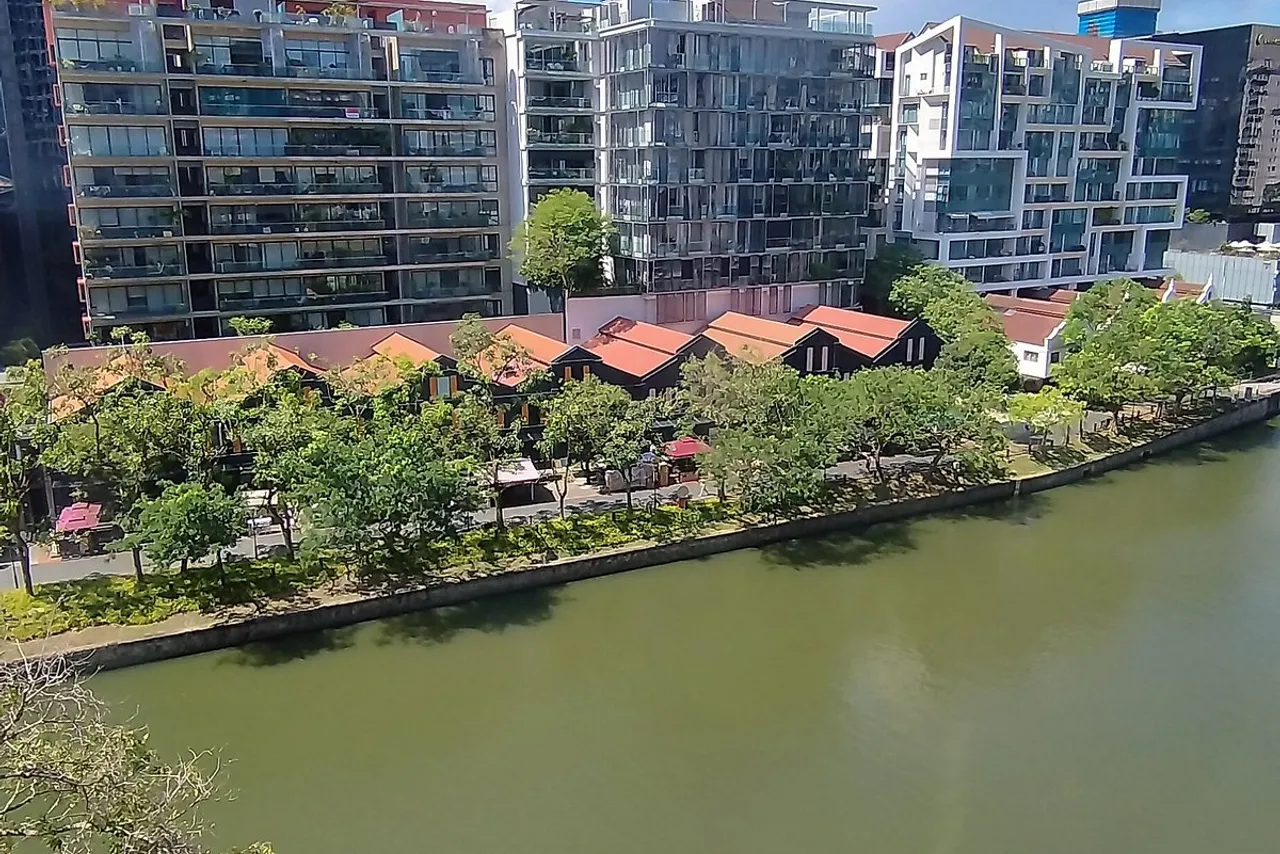 Four Points by Sheraton Singapore, Riverview — rooms and atmosphere