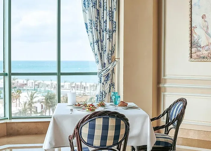 Four Seasons Hotel Alexandria at San Stefano — ภาพห้องพักและบรรยากาศ