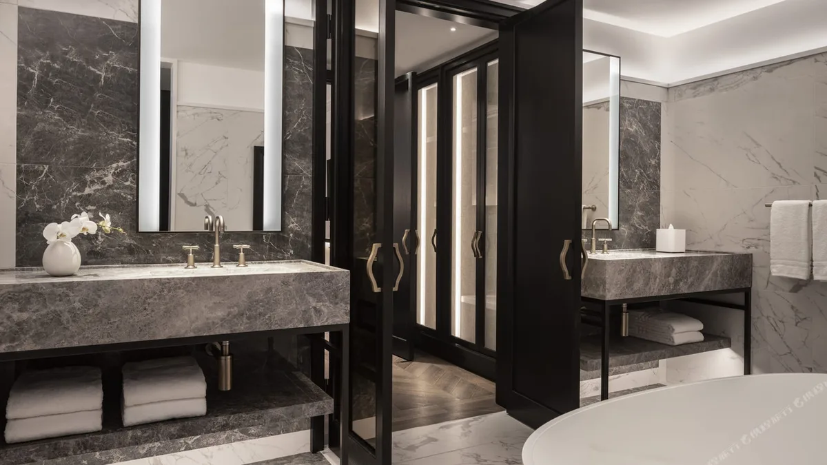 Four Seasons Hotel Montreal — ภาพห้องพักและบรรยากาศ
