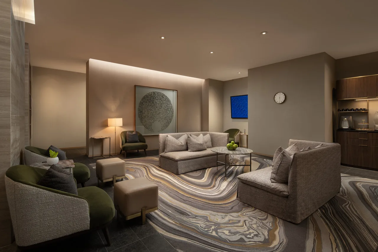 Four Seasons Hotel Toronto at Yorkville — ภาพห้องพักและบรรยากาศ