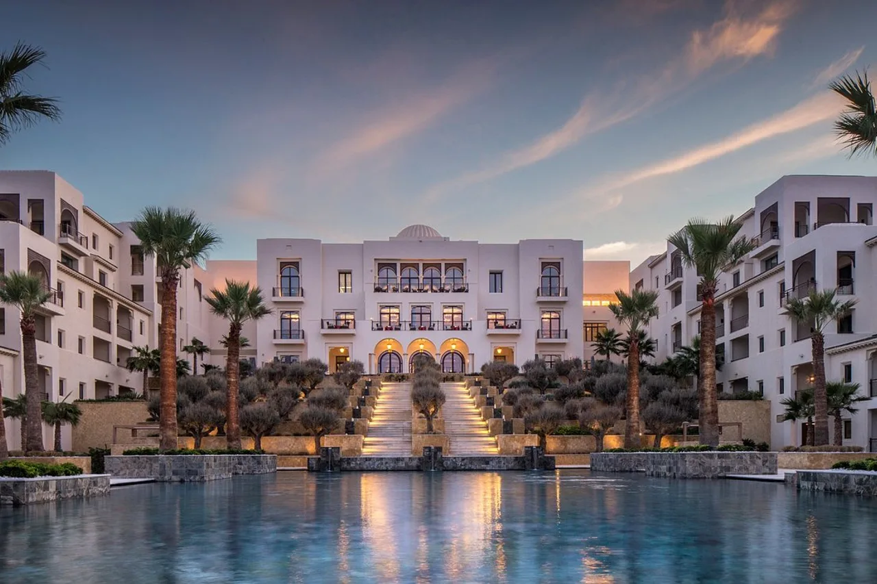 Four Seasons Hotel Tunis — rooms and atmosphere
