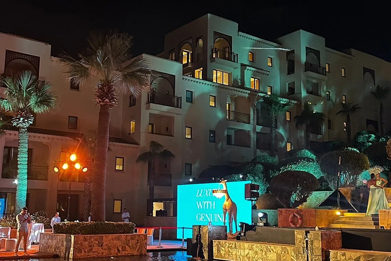 Four Seasons Hotel Tunis — rooms and atmosphere