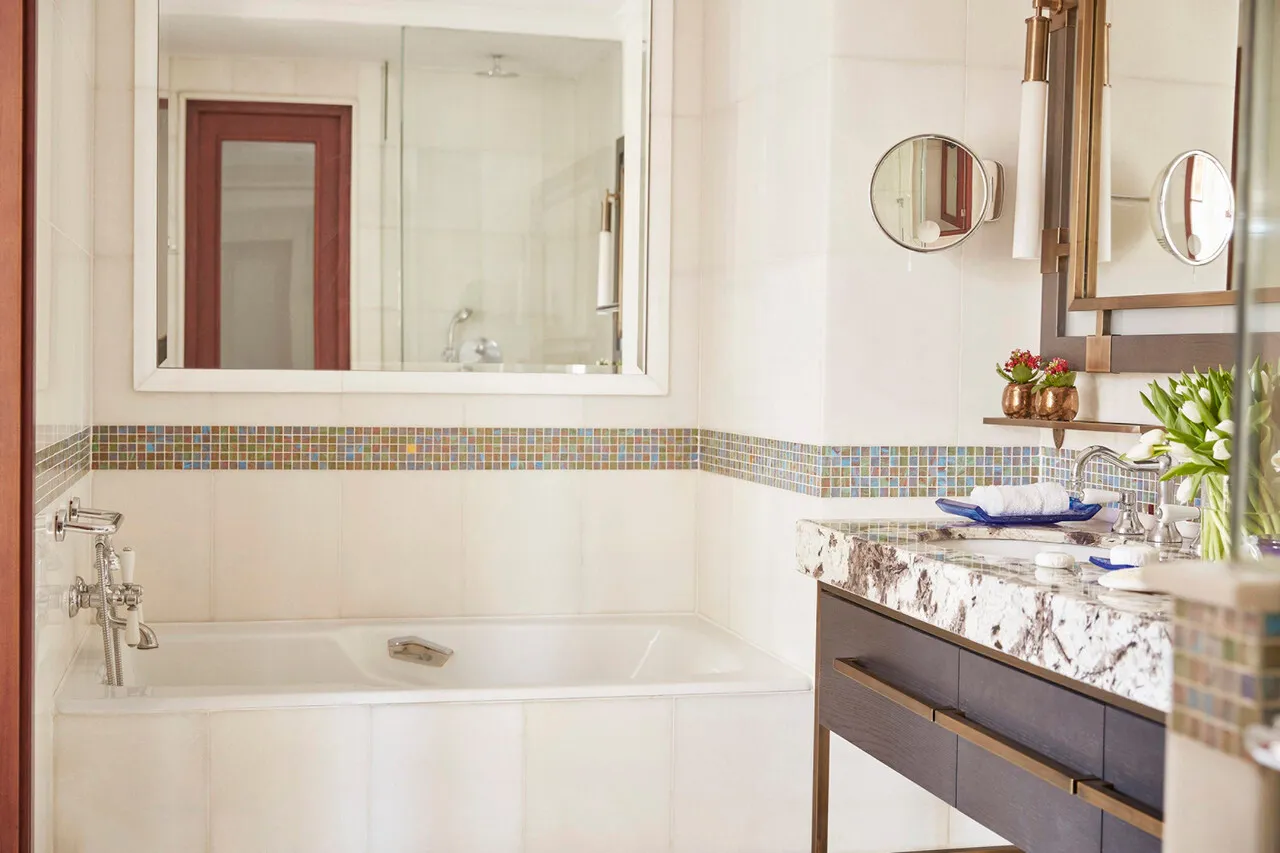 Four Seasons Hotel Istanbul at Sultanahmet — ภาพห้องพักและบรรยากาศ