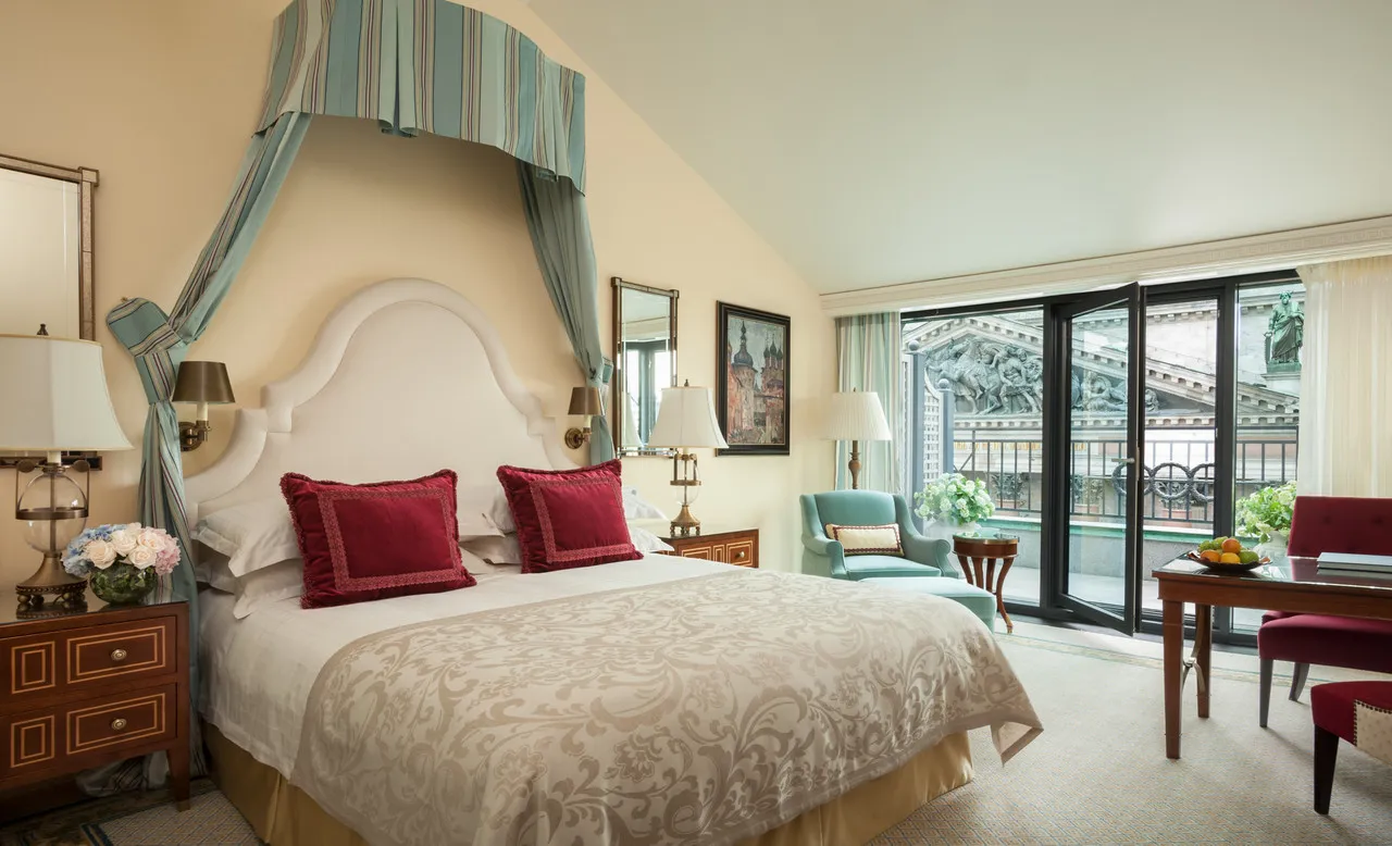 Four Seasons Hotel Lion Palace St. Petersburg — ภาพห้องพักและบรรยากาศ