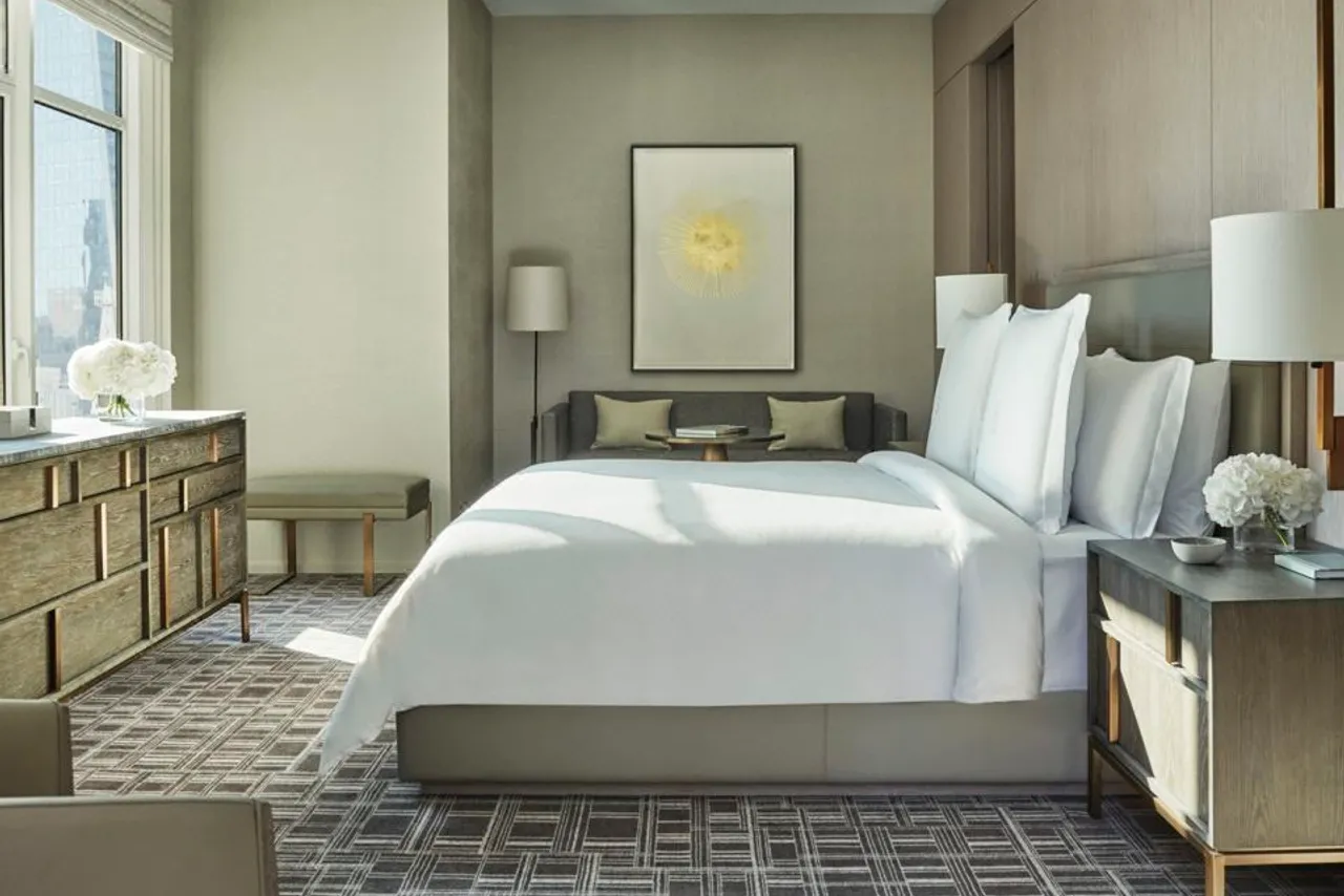 Four Seasons Hotel New York Downtown — rooms and atmosphere