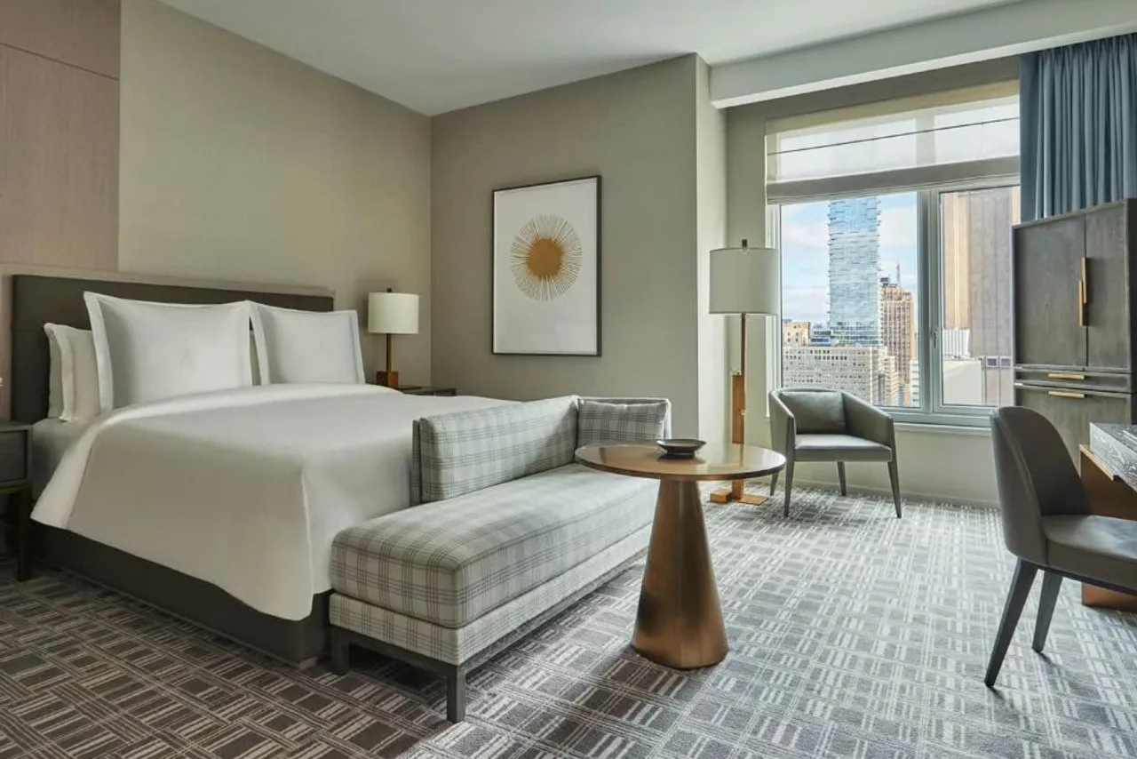 Four Seasons Hotel New York Downtown — rooms and atmosphere