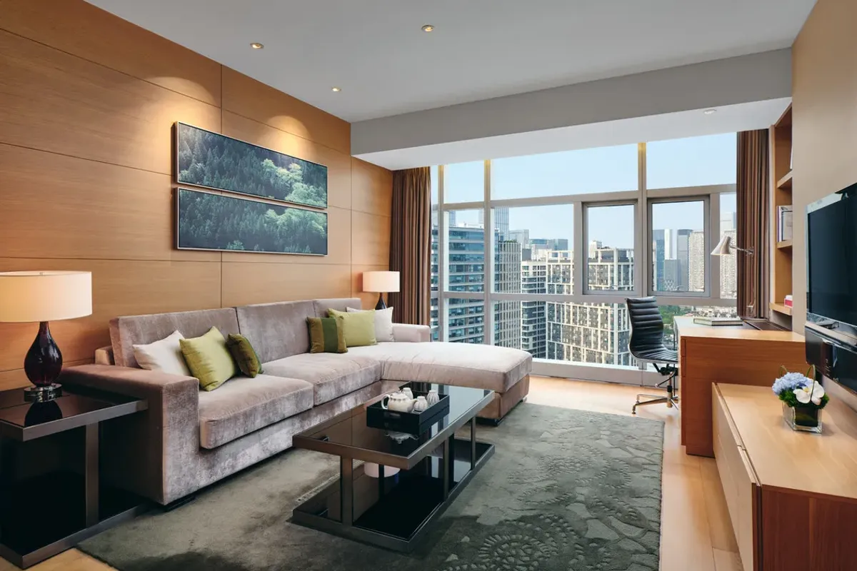 Fraser Suites Chengdu — rooms and atmosphere