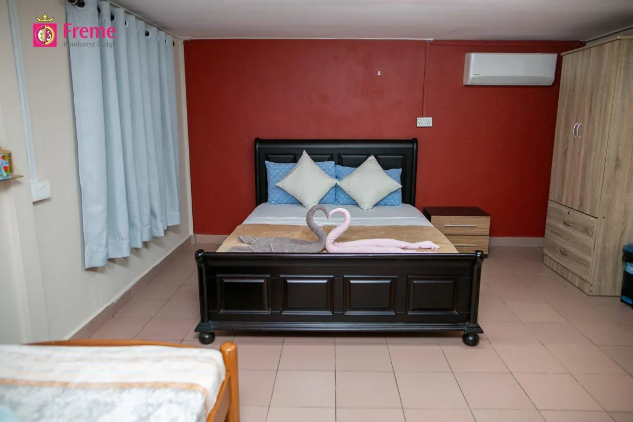 Freme Rainforest Lodge — เตมบูรง