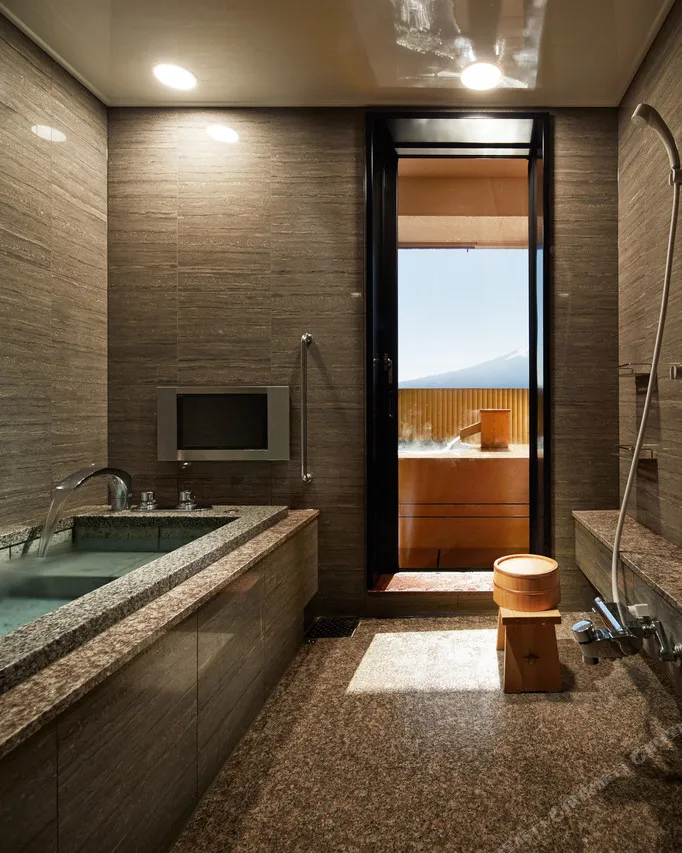 Fujikawaguchiko Onsen Konanso — rooms and atmosphere