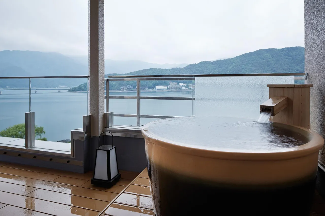 Fujikawaguchiko Onsen Konanso — rooms and atmosphere