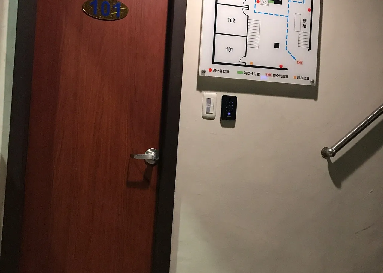 Galaxy Mini Inn — rooms and atmosphere