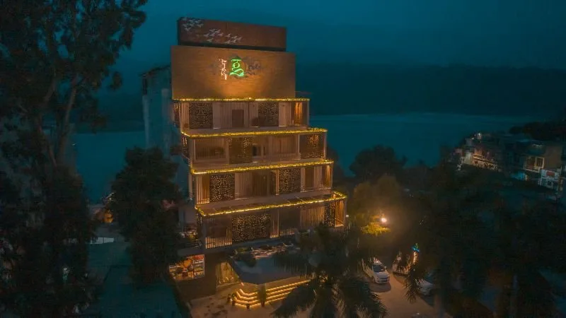 GANGA KINARE- A Riverside Boutique Resort — ภาพห้องพักและบรรยากาศ